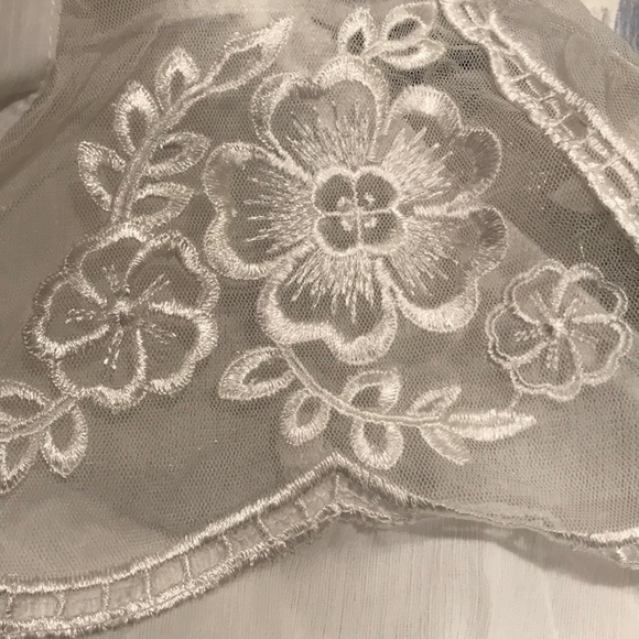 🆕White Boho Semi-Sheer Blouse - Picture 5 of 6